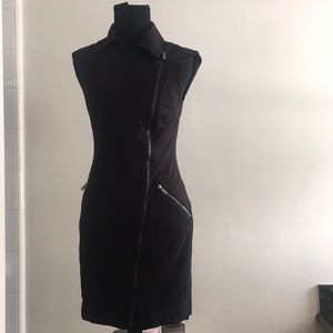 All black no sleeves pockets 🤩🖤